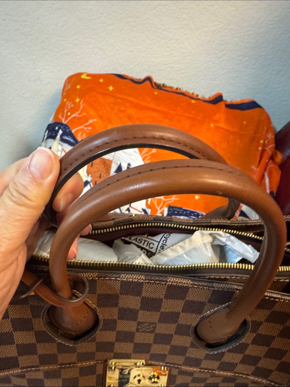 Louis Vuitton Brown Checkered Tote with Tan Handles - Picture 4 of 9